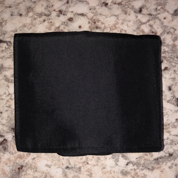 Black Rose Bifold Wallet - Picture 2 of 4